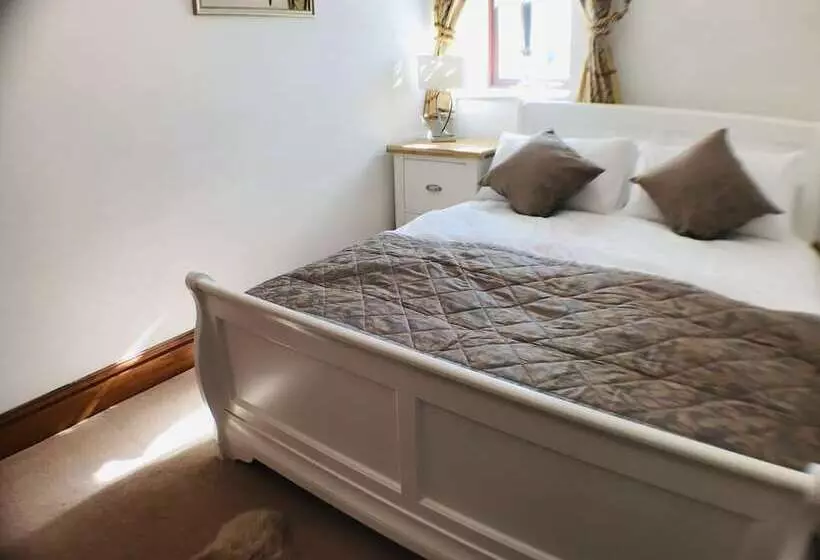 Maaseutuhotelli 2 Bed Barn Alton Towers Chatsworth Polars Peaks