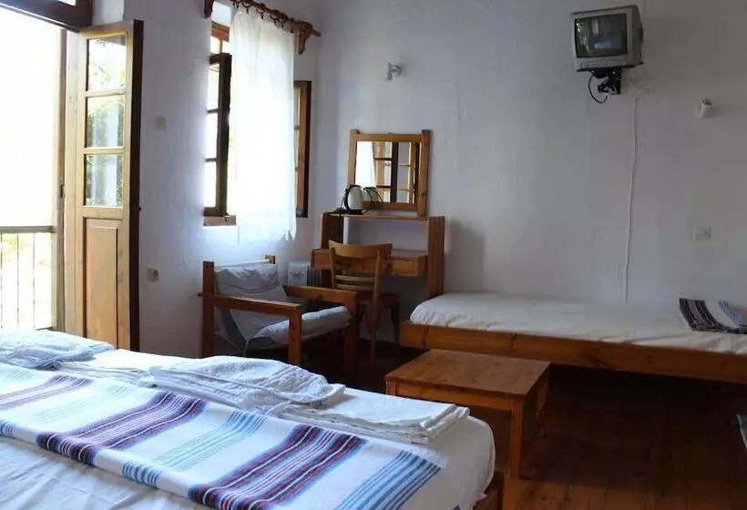 هتل Sotos Pension