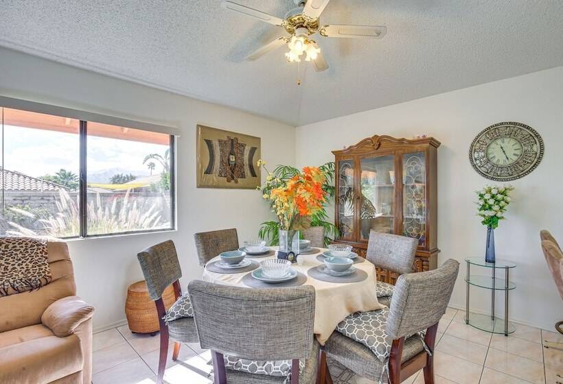 Inviting Palm Springs Home: 3 Mi To Downtown!