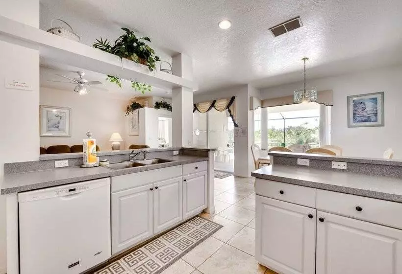 Kissimmee Home W/ Pool + Pond View, 5 Mi To Disney