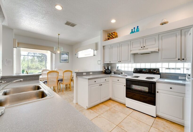 Kissimmee Home W/ Pool + Pond View, 5 Mi To Disney