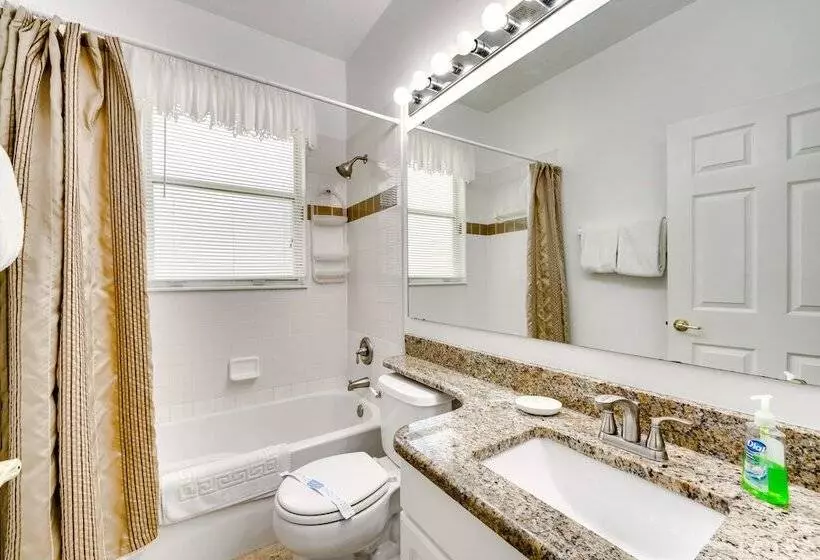 Kissimmee Home W/ Pool + Pond View, 5 Mi To Disney