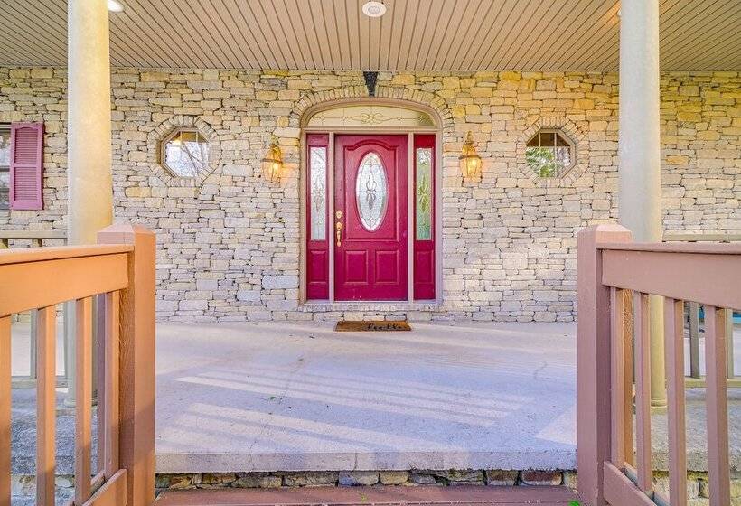 Lake Cumberland Home W/ Hot Tub & Water Views