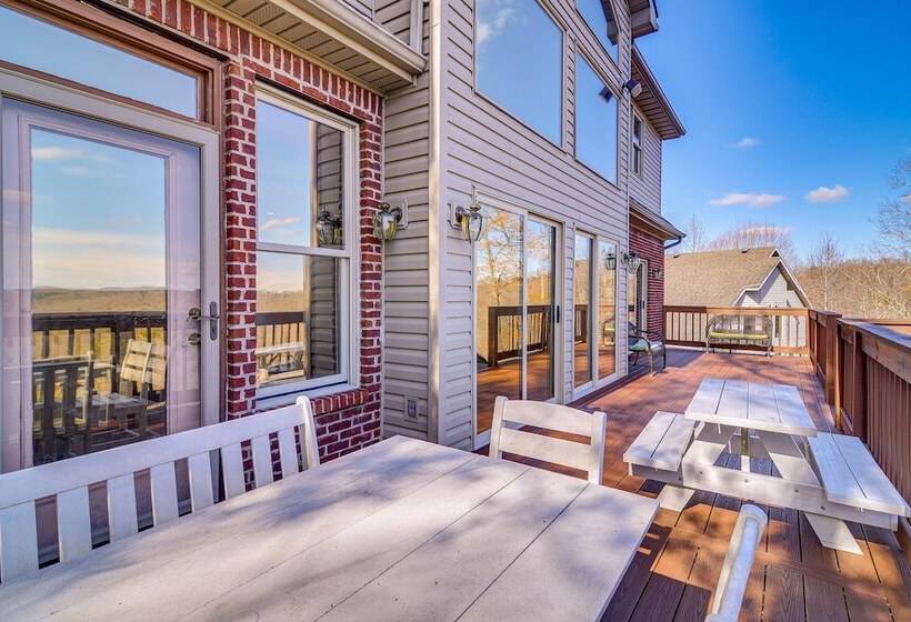 Lake Cumberland Home W/ Hot Tub & Water Views