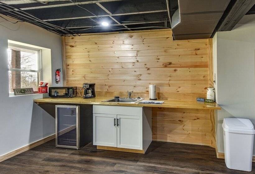 Lock Haven Cabin W/ Wood Stove & Mountain View!