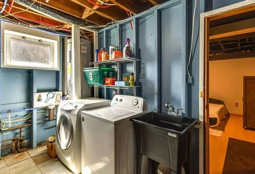 Lock Haven Cabin W/ Wood Stove & Mountain View!