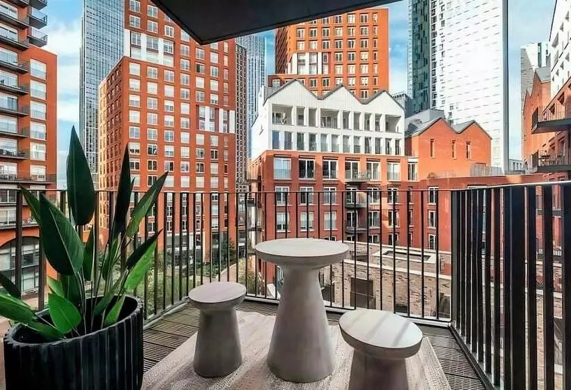 Luxury Apartment In Central London With Private Balcony