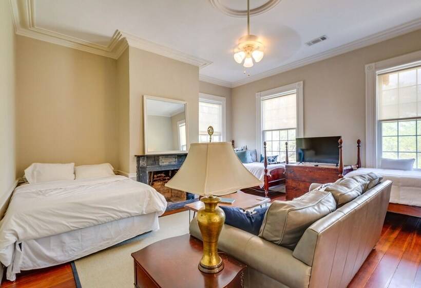 Milledgeville Home W/ Fire Pit + Pond Access!