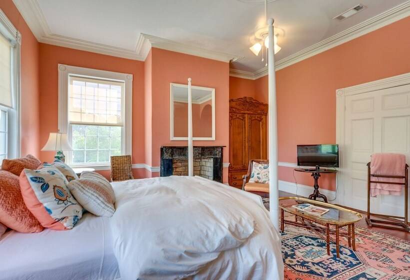 Milledgeville Home W/ Fire Pit + Pond Access!