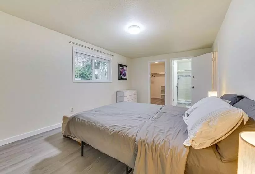 Olympia Home W/ Deck ~ 7 Mi To Amtrak Train!