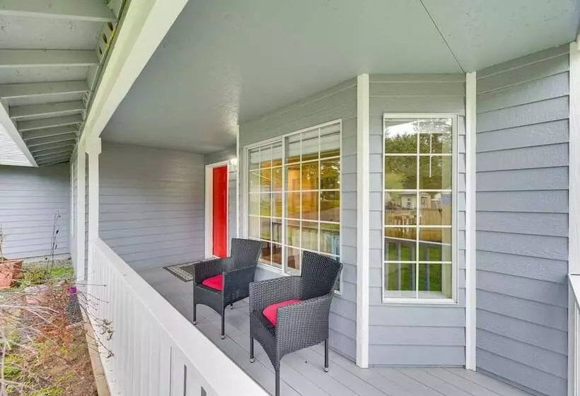 Olympia Home W/ Deck ~ 7 Mi To Amtrak Train!