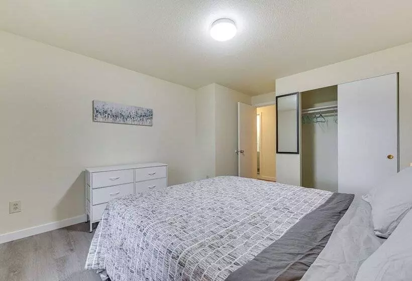 Olympia Home W/ Deck ~ 7 Mi To Amtrak Train!