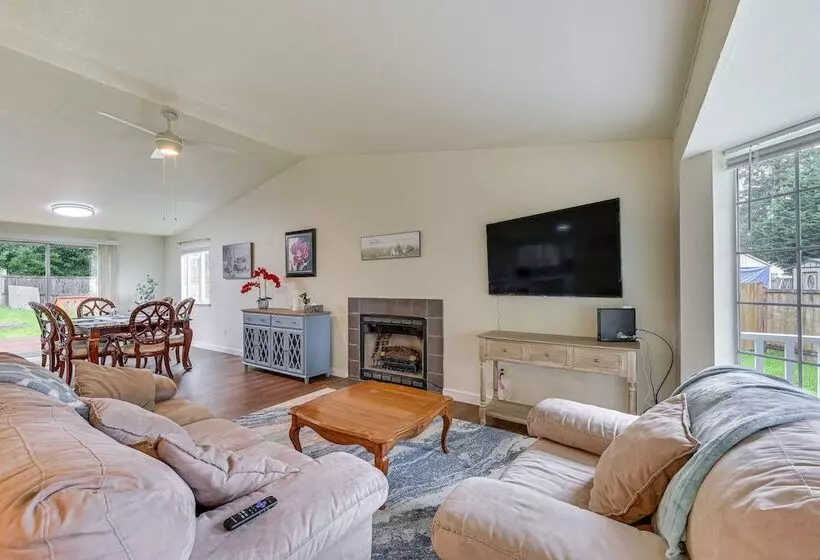 Olympia Home W/ Deck ~ 7 Mi To Amtrak Train!