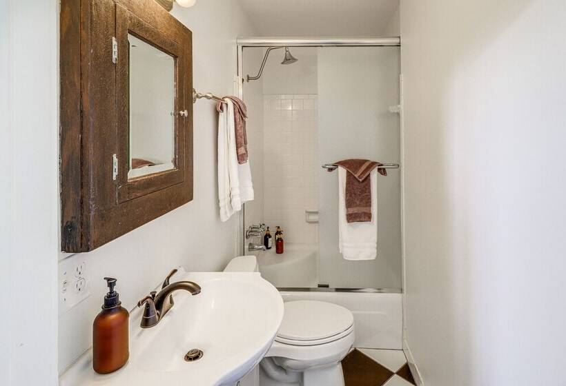 Opulent Ocala Mansion W/ Private Pool & Hot Tub!