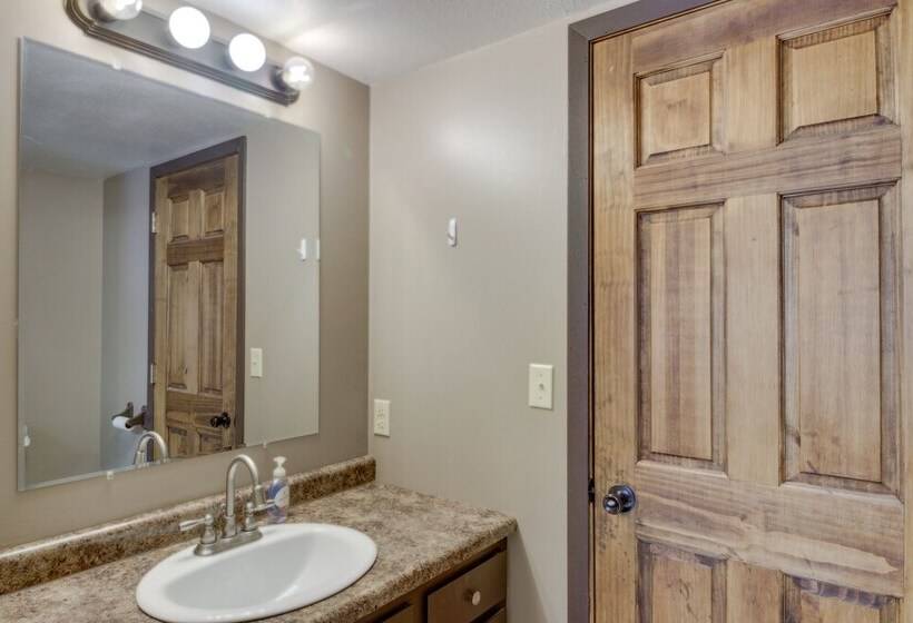 Fire Pit + Lake View: Cozy Park Rapids Cabin