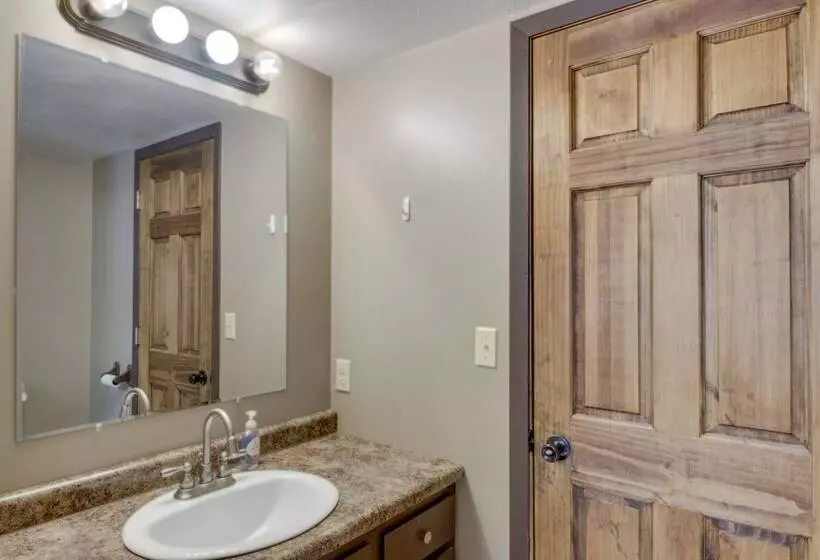 Fire Pit + Lake View: Cozy Park Rapids Cabin