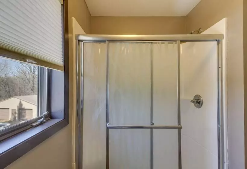 Fire Pit + Lake View: Cozy Park Rapids Cabin