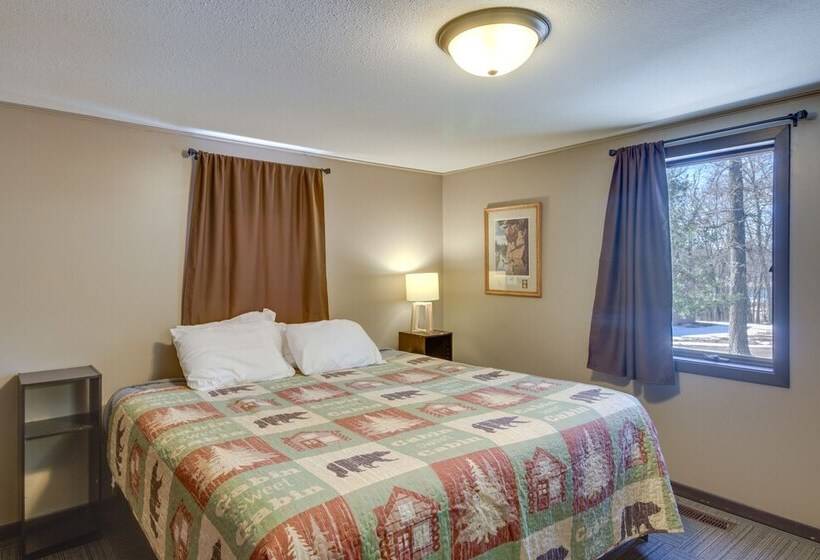 Fire Pit + Lake View: Cozy Park Rapids Cabin