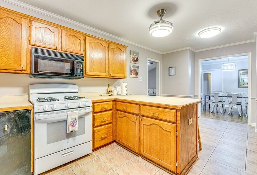 Pet Friendly Conway Home: 1 Mi To Hendrix College!