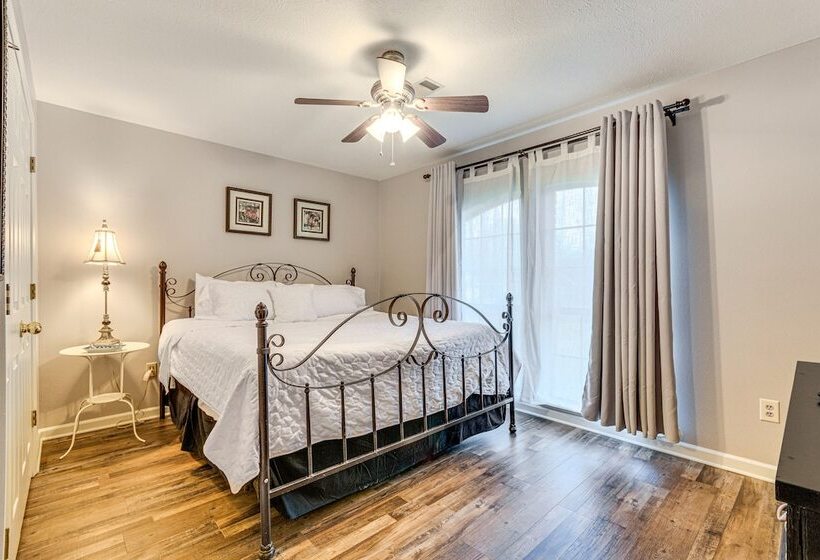 Pet Friendly Conway Home: 1 Mi To Hendrix College!