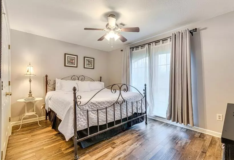 Pet Friendly Conway Home: 1 Mi To Hendrix College!