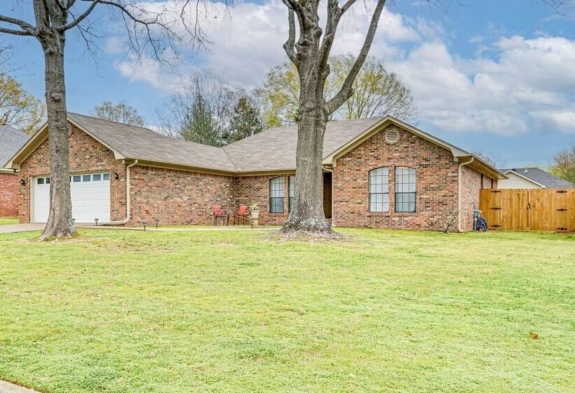 Pet Friendly Conway Home: 1 Mi To Hendrix College!