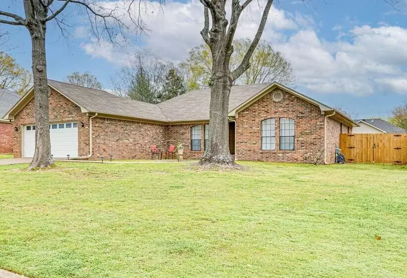 Pet Friendly Conway Home: 1 Mi To Hendrix College!