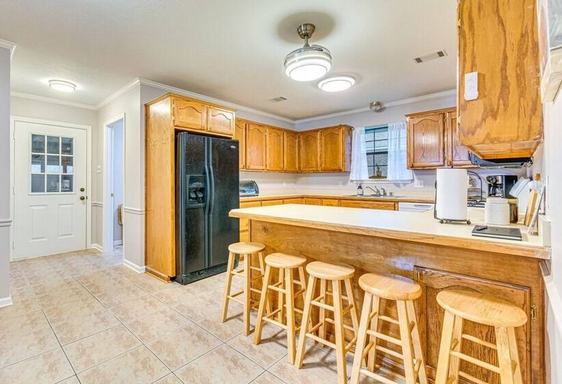 Pet Friendly Conway Home: 1 Mi To Hendrix College!