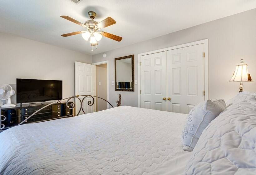 Pet Friendly Conway Home: 1 Mi To Hendrix College!