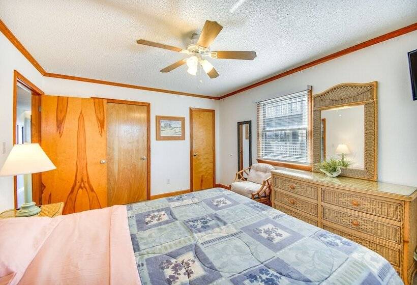 Pet Friendly Outer Banks Home 1 Block To Beach!