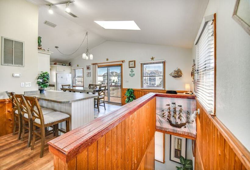 Pet Friendly Outer Banks Home 1 Block To Beach!