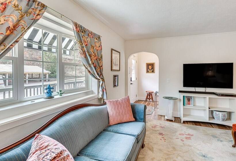 Quaint Hot Springs Home < 1 Mi To Downtown!