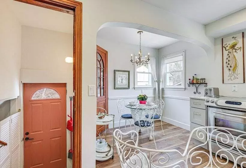 Quaint Hot Springs Home < 1 Mi To Downtown!