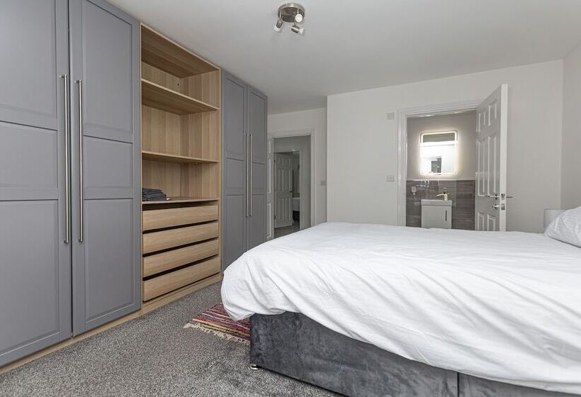 Rezydencja New Build 4 Bed Det House In Yorkshire Nr Leeds