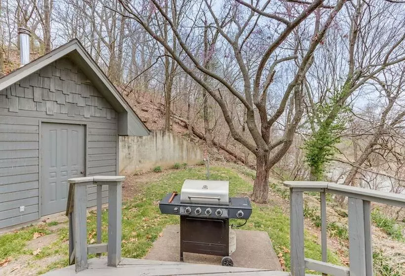 Riverfront Baxter Springs Home W/ Deck & Grill!