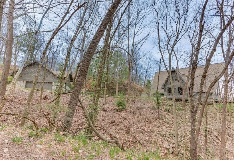 Riverfront Baxter Springs Home W/ Deck & Grill!