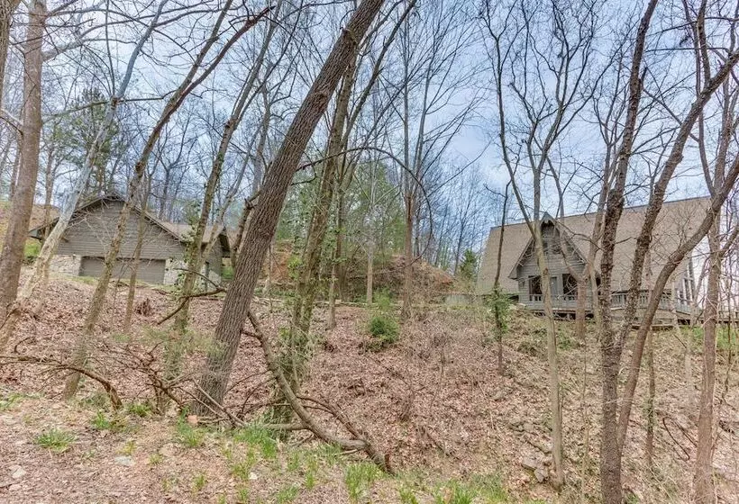 Riverfront Baxter Springs Home W/ Deck & Grill!