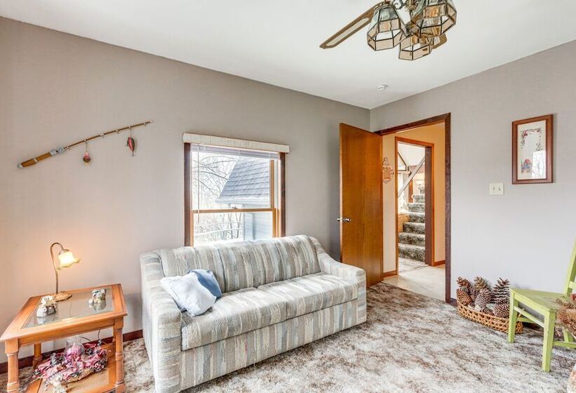 Riverfront Baxter Springs Home W/ Deck & Grill!