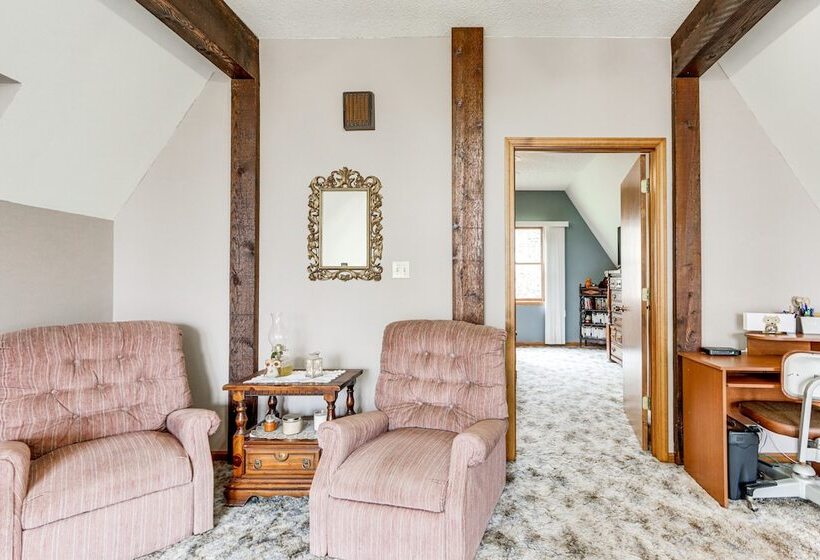 Riverfront Baxter Springs Home W/ Deck & Grill!