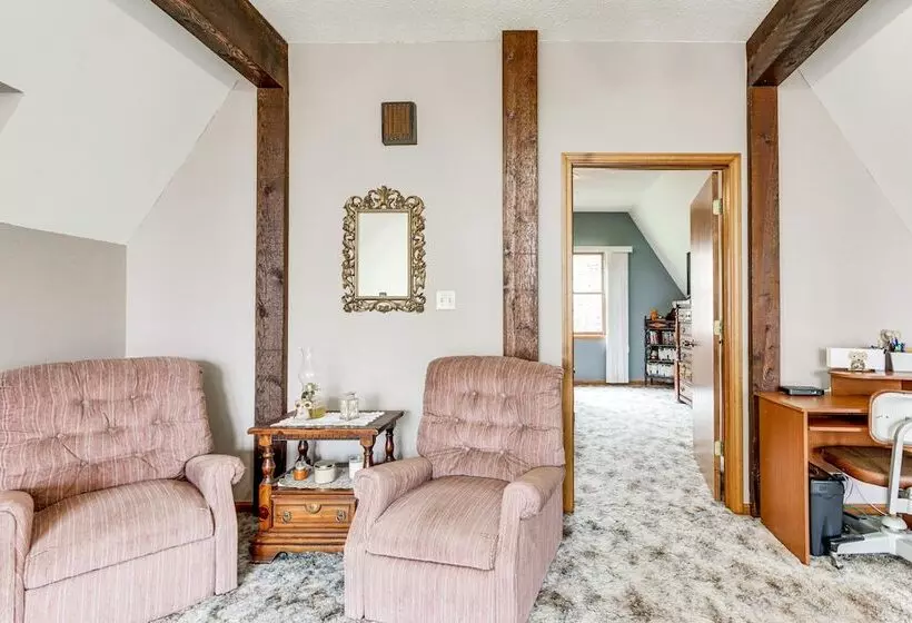 Riverfront Baxter Springs Home W/ Deck & Grill!