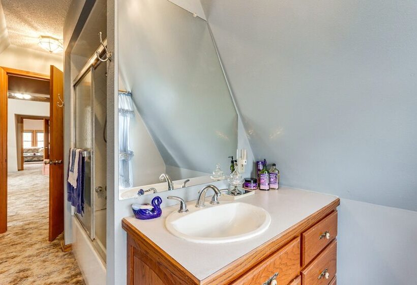 Riverfront Baxter Springs Home W/ Deck & Grill!