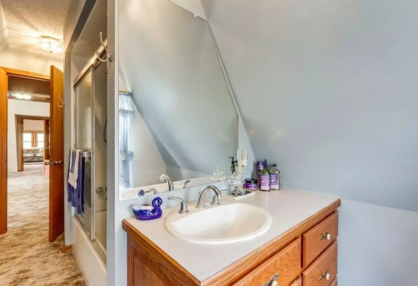 Riverfront Baxter Springs Home W/ Deck & Grill!