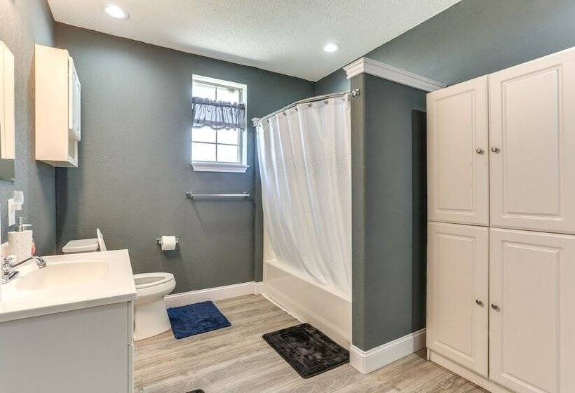 Spacious Farmersville Home W/ Game Room & Fire Pit