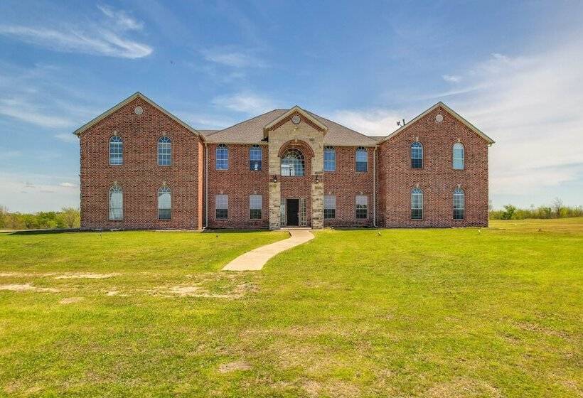 Spacious Farmersville Home W/ Game Room & Fire Pit