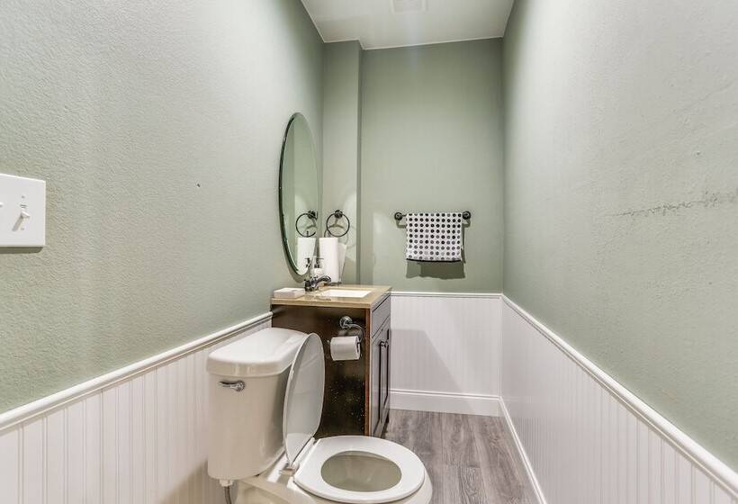 Spacious Farmersville Home W/ Game Room & Fire Pit