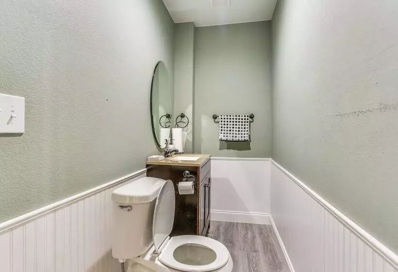 Spacious Farmersville Home W/ Game Room & Fire Pit
