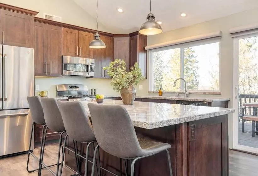 Blue Spruce By Avantstay Cozy Home W/ Dual Decks