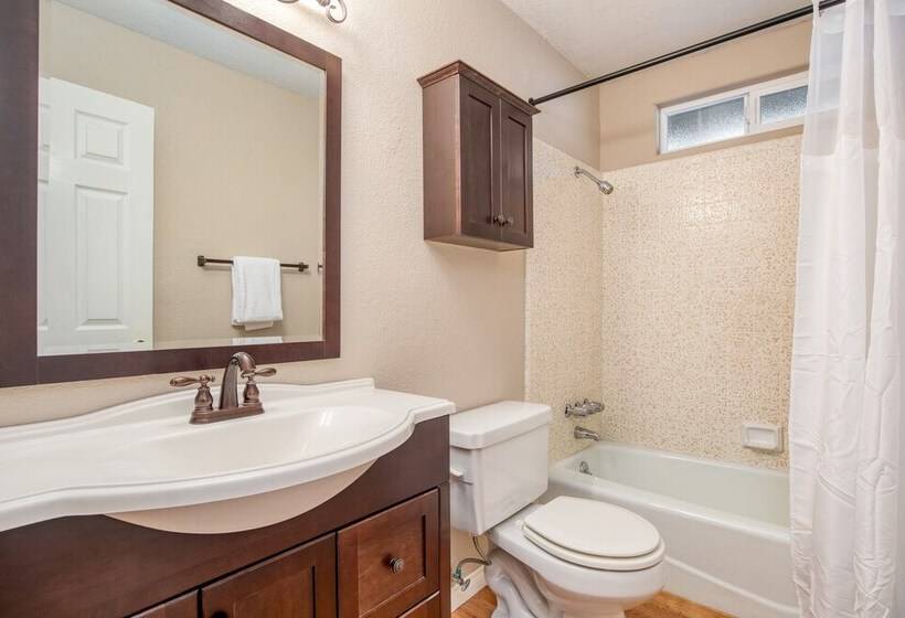 Blue Spruce By Avantstay Cozy Home W/ Dual Decks