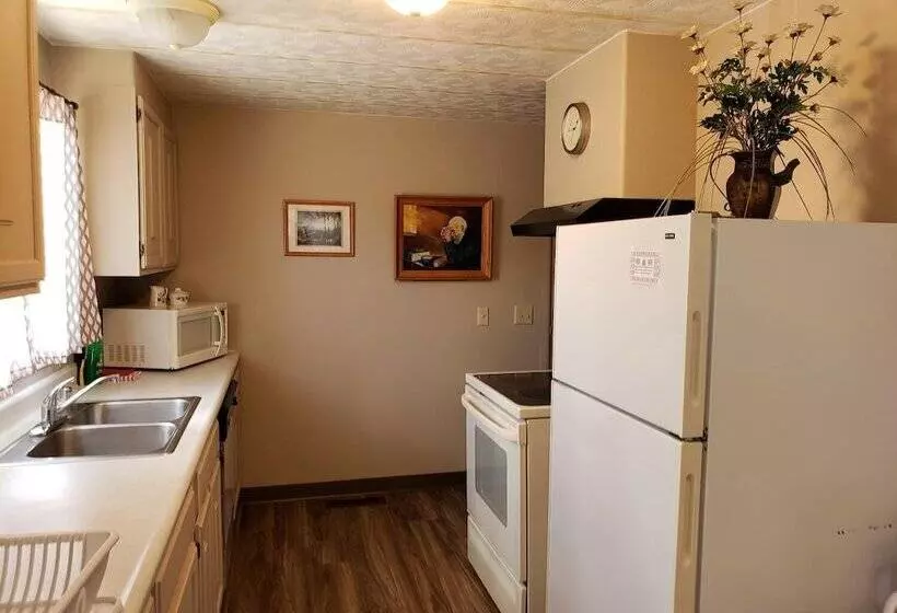 Carter Mountain Motel