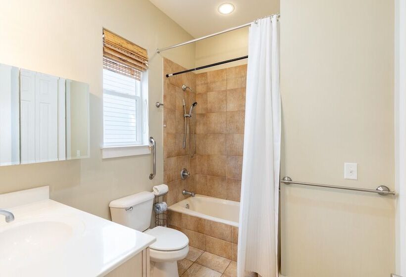 Doctor S Orders By Avantstay 5 Mins To Beach! W/ Community Pool & Hot Tub!